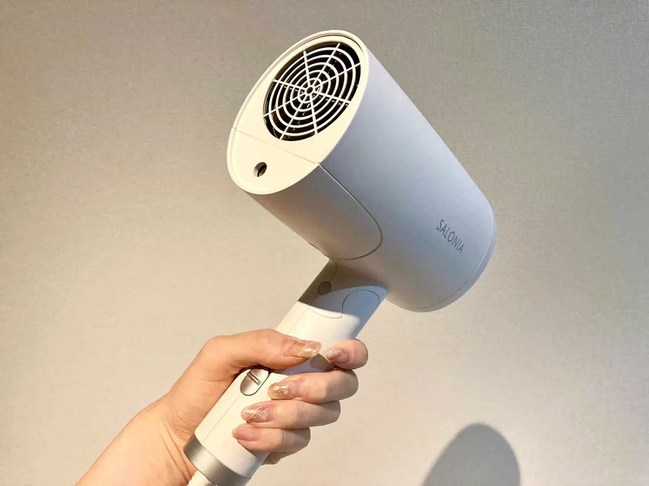 ヘアケア「サロニア トリートメントミストドライヤー」を徹底レビュー